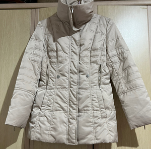 鹅绒短款羽绒服,声雨竹牌子,几乎全新,尺码155/76a,实