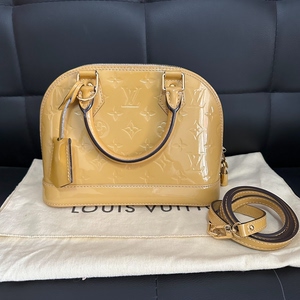 lv路易威登 alma bb贝壳包 手提单肩包 小鸡黄漆皮老