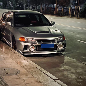 菱帅完美还原三菱evo4代外观,全套topmix包围,全车喷