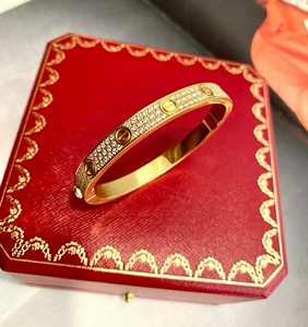 cartier卡地亚宽版满天星手镯18k玫瑰金黄金