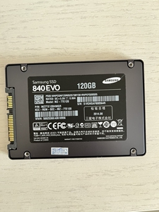 三星固态硬盘120g个型号840evo,在家闲置好几年了,仅