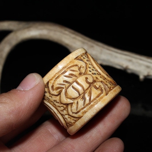 西藏天然牛角雕刻钱币扳指骨雕骨头骨制品