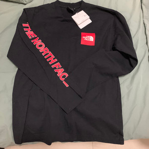 北面 红标 红方块 黑色 长袖t恤 去年日本旅游购回