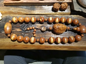 扁担胡子 扁桃胡子 东北黄花梨 质地坚硬 东北金刚木