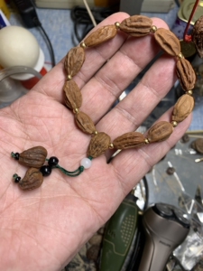 xiaofeng26687淘宝野生秋子异形小核桃手串尺寸12高19自然生长的