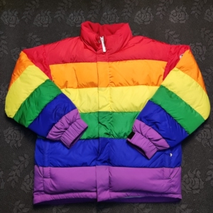 巴宝莉彩虹羽绒服