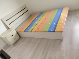 一米五板床,床垫子,衣柜,餐桌椅,沙发,茶几电视柜等出租房家