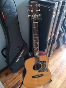 000人付款淘宝吉他:楚门吉他d850 ss 41寸圆角桶形,加振电箱款aaa