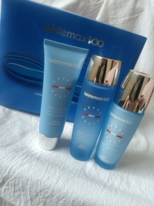 温碧泉长效保湿洗面奶