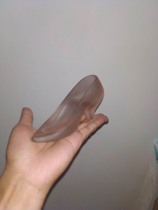 【八十年代的水晶鞋摆件】