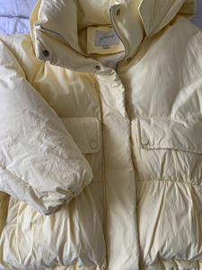 新作justzzu 鹅黄色羽绒服 全新 实体店购买