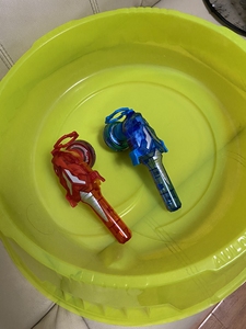 玩具反斗城买的陀螺,对战模式