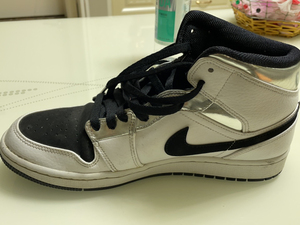 aj1 黑白银小伦纳德 43码  绝对正品 支持鉴定可提供购