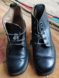 3516,07;1985年,很不错的鞋子,有喜欢收藏的赶快行