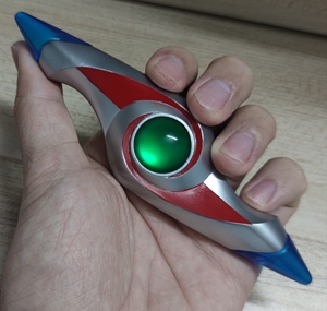 帕瓦特奥特曼变身器闪光棱镜1/1道具 非万代pb