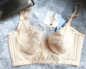 全新伊克温娜典雅刺绣调整收副乳聚拢文胸内衣薄款无海绵70～9