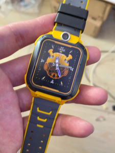 小天才z5q,大黄蜂限量版,成色还行,功能正常,无拆无修,帐