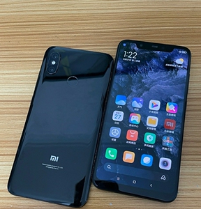 小米8标准版  全网通骁龙845面容识别 指纹解锁性能机