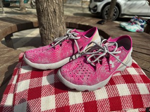 安德玛正品UA儿童运动跑鞋 徒步鞋 女童 阿波罗一代