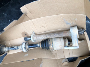 八代雅阁半轴总成,原装拆车件低价处理,拆下来还没来得及清理