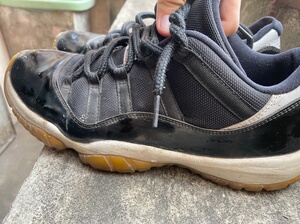 aj11红外线44.5 鞋面折痕 鞋底氧化 保正内衬正常 无