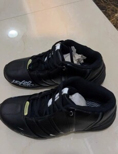 马布里签名球鞋 双签