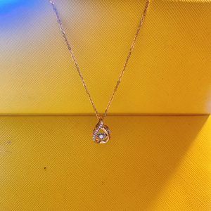 六桂福18k钻石项链,买给妈妈她没有带过几次,闲置了,项链可