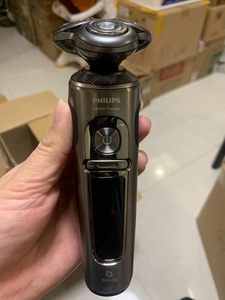 飞利浦剃须刀9860