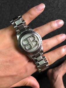 拍下改328块巴黎世家双bb经典手链无指针手表