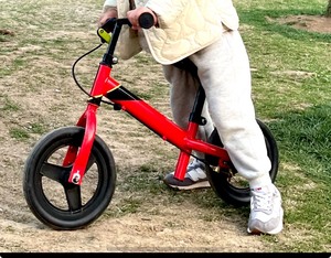 迪卡侬儿童平衡车，实心轮胎，初级版，红色