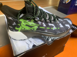 全新安踏要疯5进击3篮球鞋水泥克星大底,适合外场打球.男汤普