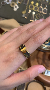 lv戒指. lv包扯下来皮子自己做的! 不掉色,不能泡澡