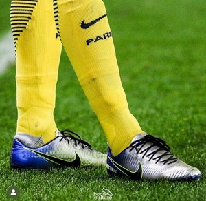 求购一双内马尔水星配色刺客11足球鞋 只要41码或者41.