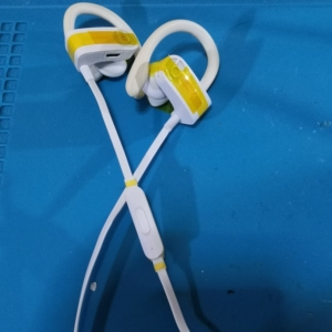 专业维修beats蓝牙耳机powerbeats3 红白闪 不