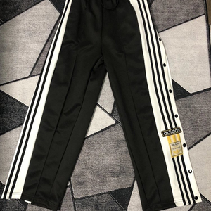 005588xixihaha淘宝adidas三叶草 女子 三条纹侧排扣运动休闲收脚