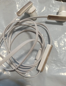 华为荣耀am175圈铁耳机,无包装,全新未使用