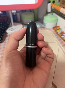 mac口红 ladybug a48 蕃茄红 唯品会购入挺显白