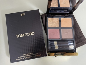 出tf眼影26号色,全新未使用,京东美妆免税店购入的,原价