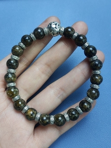 总价45 天然原矿俄罗斯满药石黑药珀单圈手串