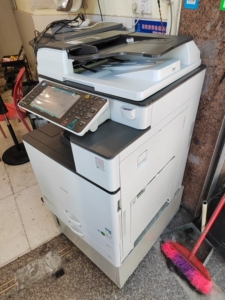 理光c2011sp彩色三合一复印机,彩色粉快用完需要更换.才