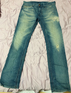 diesel老款牛仔裤,早期英国朋友代购,上身不超过三次,接