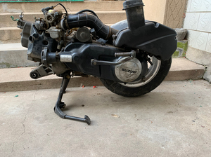 铃木蓝巨星海王星悦星125踏板摩托车发动机,空滤,后减震,原