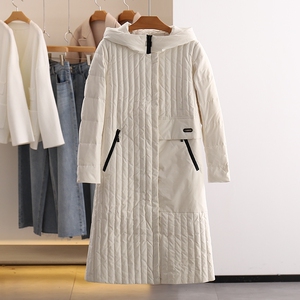 三淼羽绒服只剩l码,中长款纯色连帽修身羽绒服,全新剪标,尺码