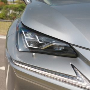 汽摩及配件 汽车零配件 车灯 尾灯 雷克萨斯nx三眼灯