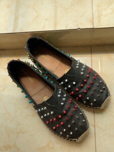 快乐玛丽钉钉鞋