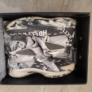 安踏kt5篮球鞋,43码,打球穿,有磨损,原盒包装,绝对正品_阿里巴巴找货