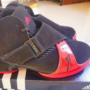 麦迪5代篮球鞋 复刻麦迪t-mac5黑红战靴男鞋