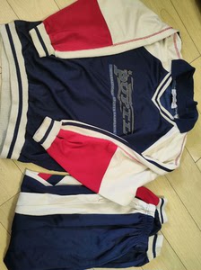 上海市乔安校服，绝版款式，尺码160，八成新，裤子拆过松紧带