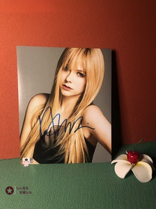 艾薇儿 签名照 Avril Lavigne 酵母 摇滚小魔女