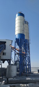 安徽宿州：低价处理8台100吨水泥罐，除尘器，6米多大长腿。